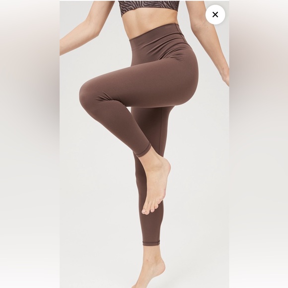 High-rise aligned style leggings - Picture 3 of 6